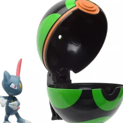 Pokemon Clip N Go Poke Ball Set 2 Inch Sneasel & Dusk Ball